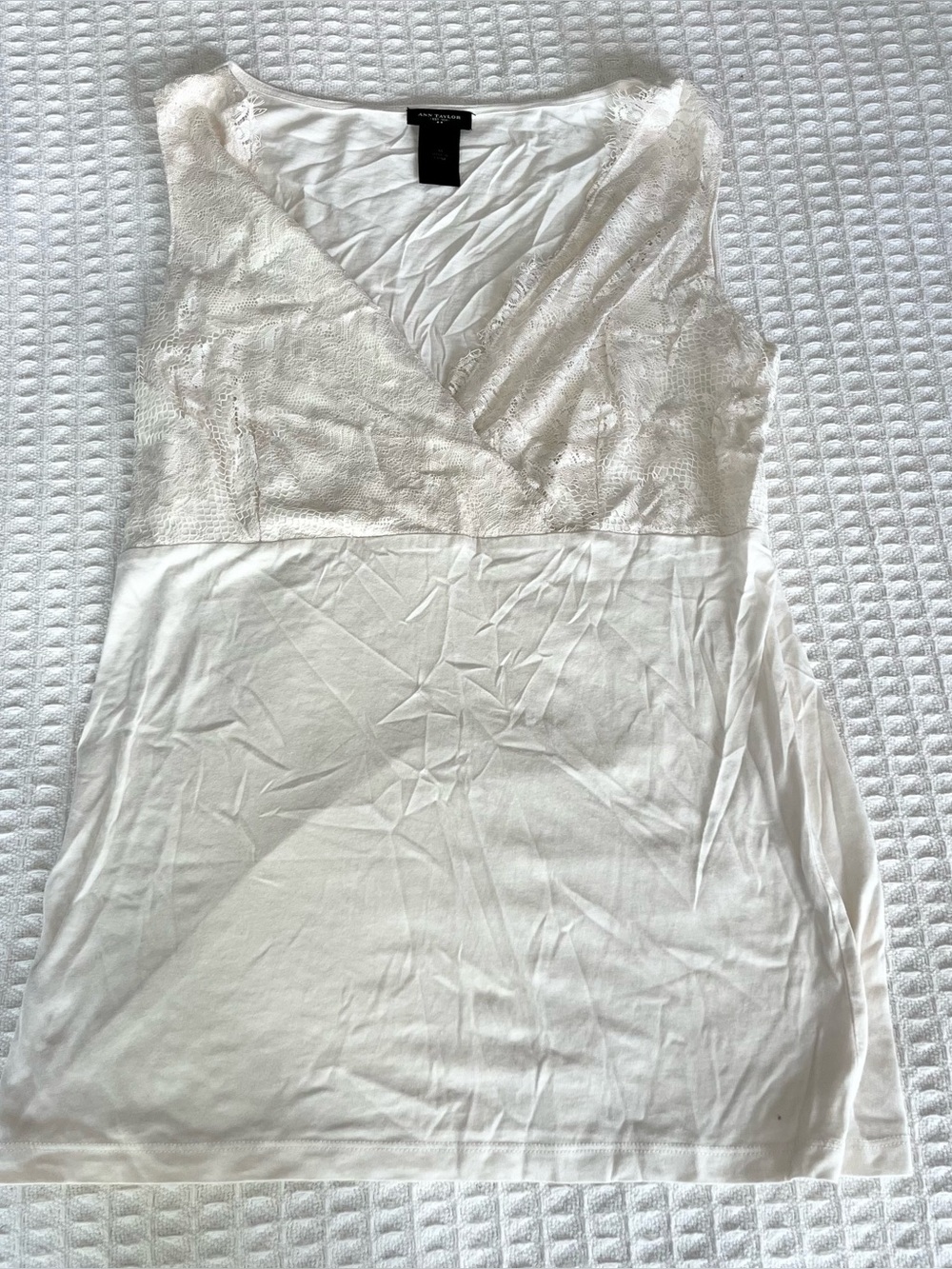 Ann Taylor Factory Cream Lace-Trim Tank Top size medium